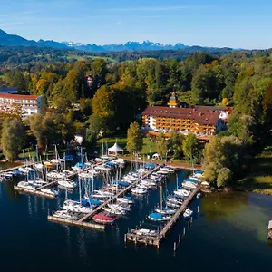 Yachthotel Chiemsee Gmbh Prien am Chiemsee